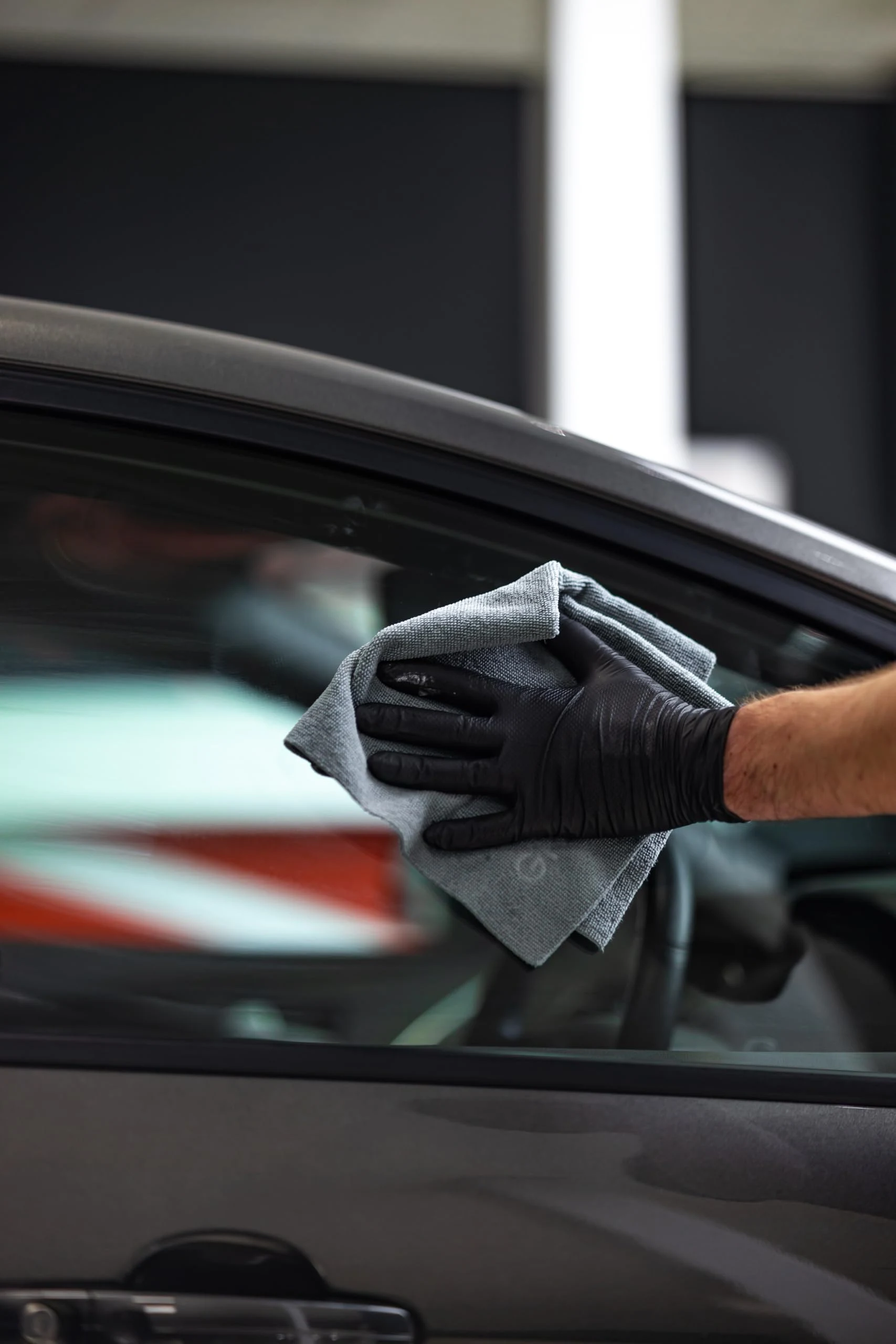 Gtechniq G5 Windshield Water Repellent Coating on Glass & Perspex 3.4 fl oz product photo, view 4 of 8