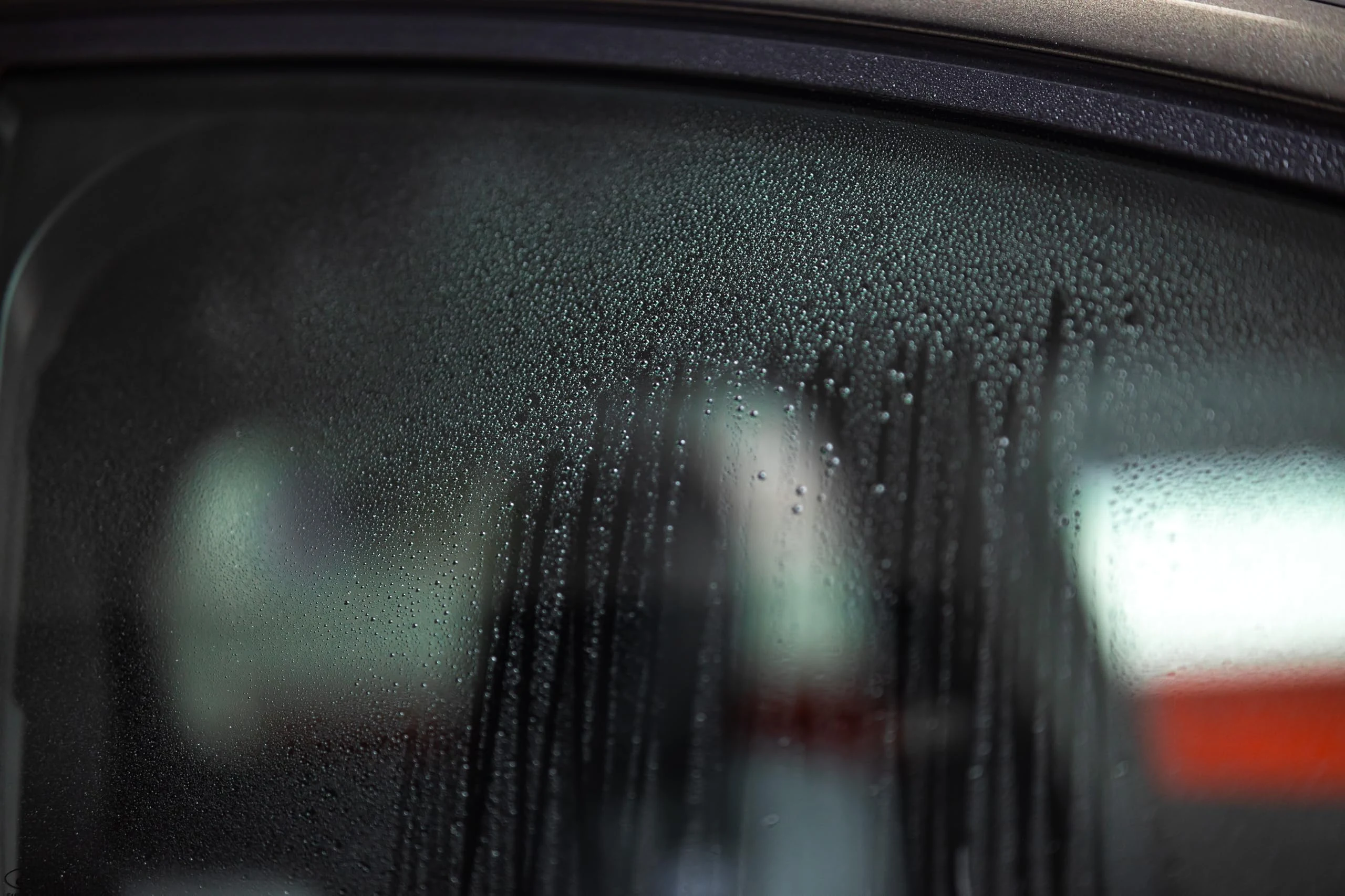 Gtechniq G5 Windshield Water Repellent Coating on Glass & Perspex 3.4 fl oz product photo, view 7 of 8